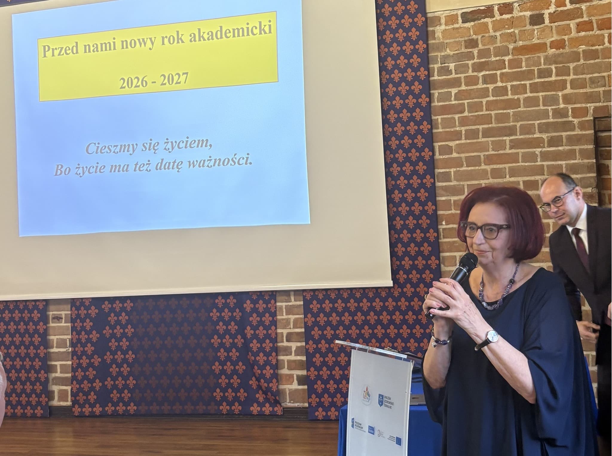 Inauguracja roku akademickiego Uniejowskiego Uniwersytetu III Wieku w Sali Rycerskiej zamku